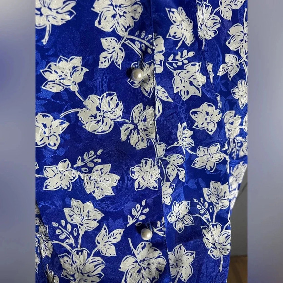 Victoria's Secret Gold Label Satin Long Button Down Shirt SZ. M/L Pearl Buttons - Picture 7 of 9